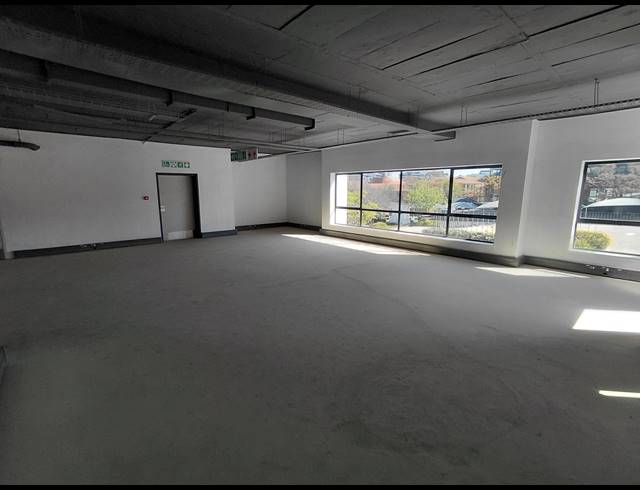3,688M² OFFICE TO LET IN VORNA VALLEY